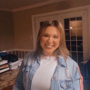 Meet your Posher, Brittney